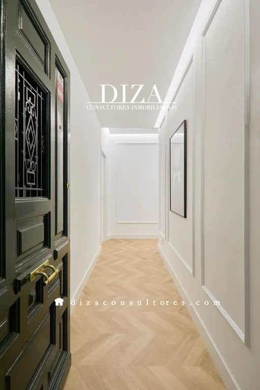 Entrée - Luxury Apartment in Madrid