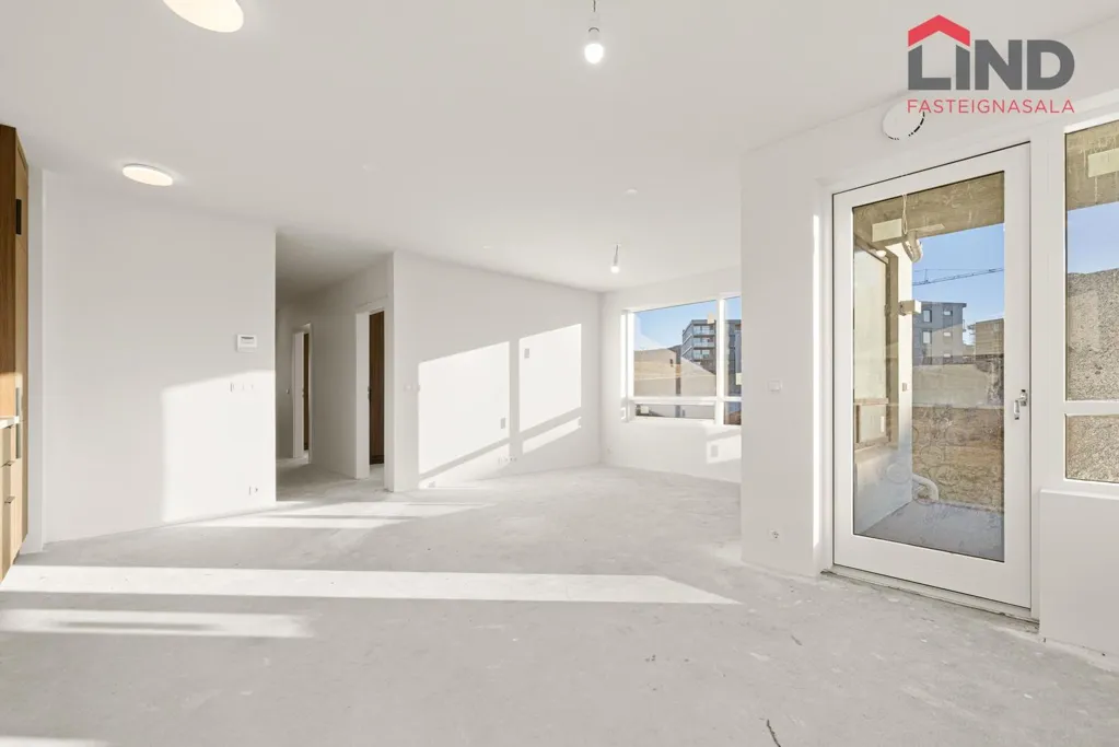 Toad - New Apartment with Elevator in Skarðshlíðarhverfi