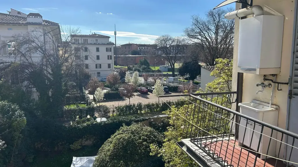 Balcon - 7-Room Apartment with Balcony in Florence