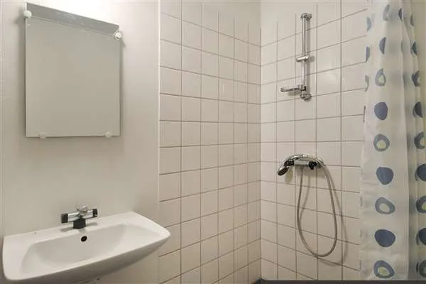 Vannitoad - One-Bedroom Flat in Gadbjerg