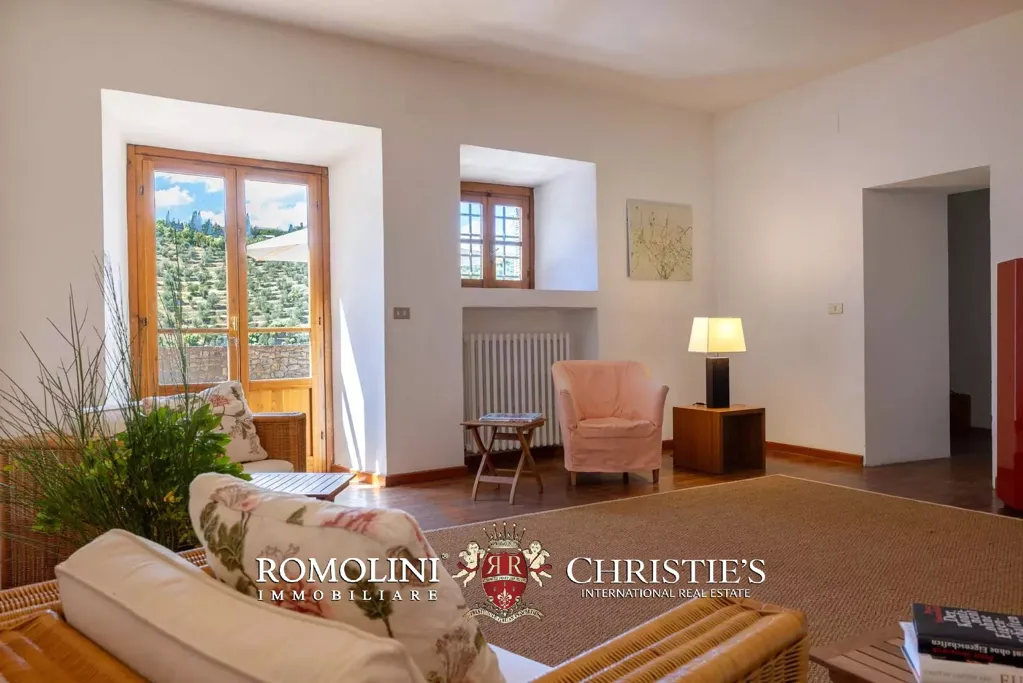 Elutuba - Rustic Farmhouse with Panoramic Views in Chianti