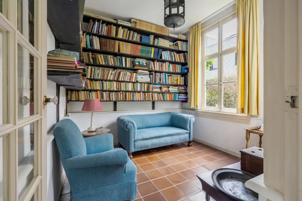 Living Room - Monumental Villa with Historical Charm in Breda