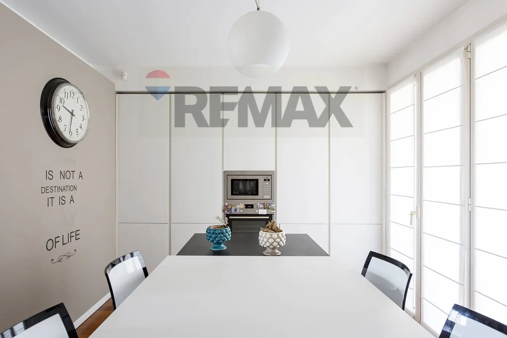 Salle à manger - Spacious Triplex with Panoramic View in Tregasio