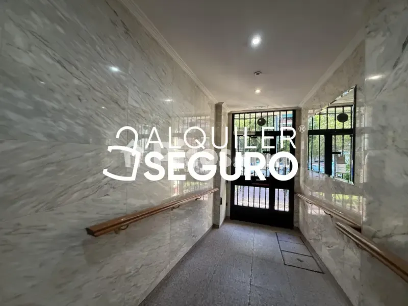 Esik - Spacious Flat with Terrace in Zarzaquemada