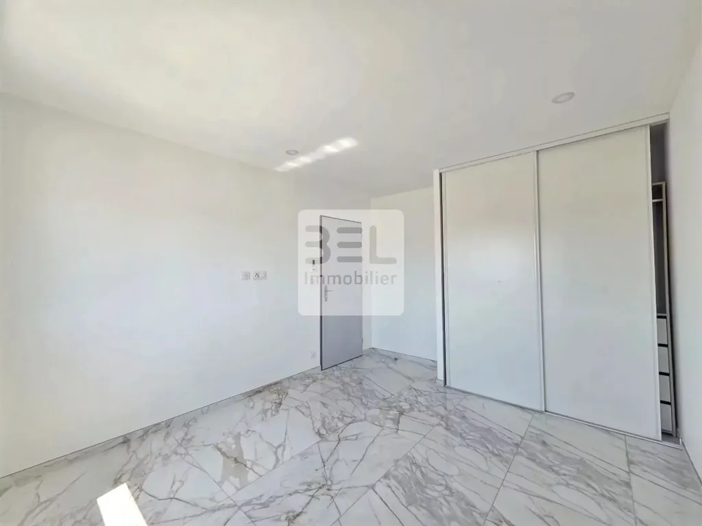 Stanze - Contemporary Villa with Garage in Nice