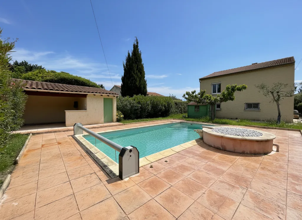 Bassein - Villa with Pool in Le Thor