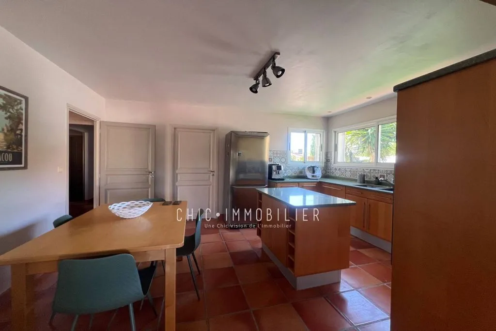 Cuisine - Villa Luxueuse avec Vue Montagne à Argelès-sur-Mer