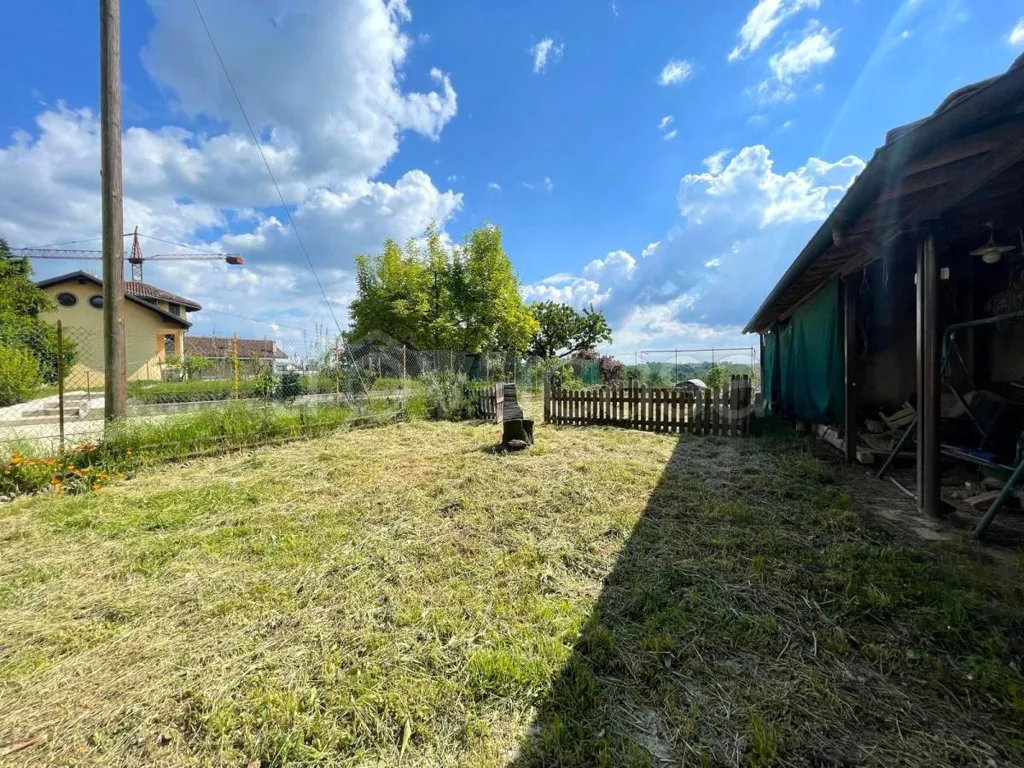 Giardino - Rustic Villa with Private Garden in Montà