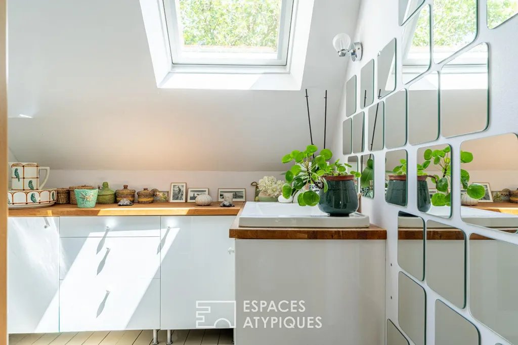Bathrooms - Art Deco Townhouse with Garden in Tours