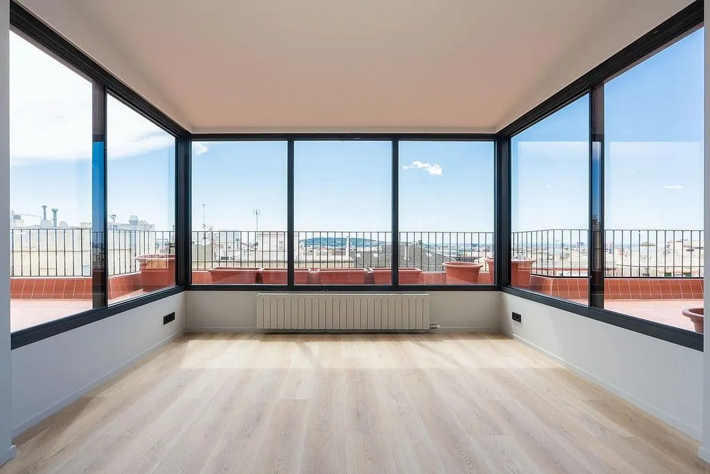Rooms - Penthouse with Sea View in Sant Gervasi