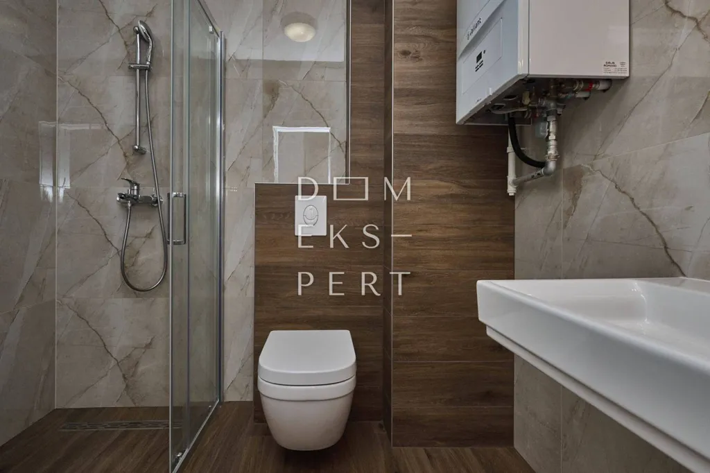 Salles de bain - Penthouse with Terrace in Sesvete, Zagreb