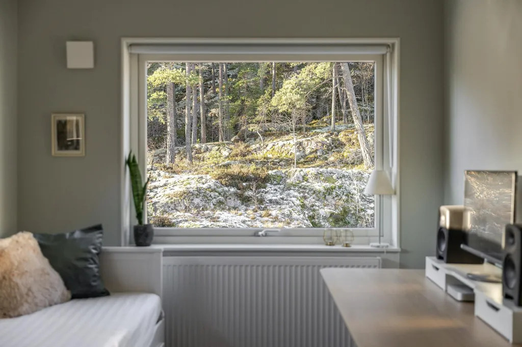 Bureau - Modern Semi-Detached House with Bråviken View