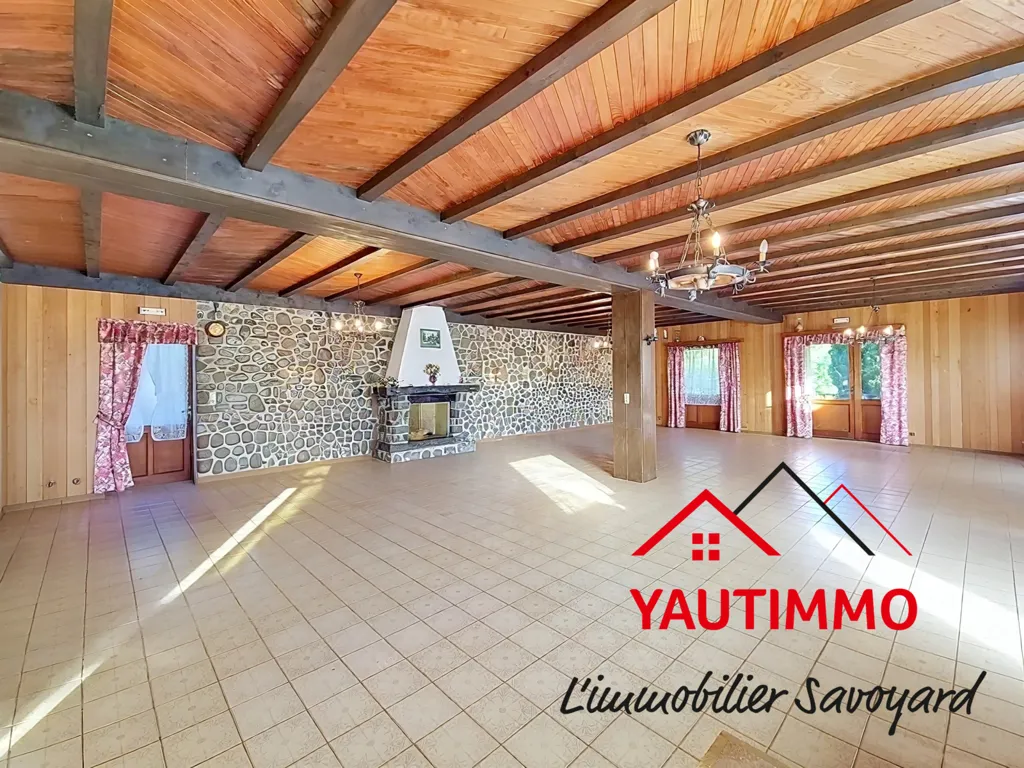 Elutuba - Rare Property with Panoramic View in Lucinges