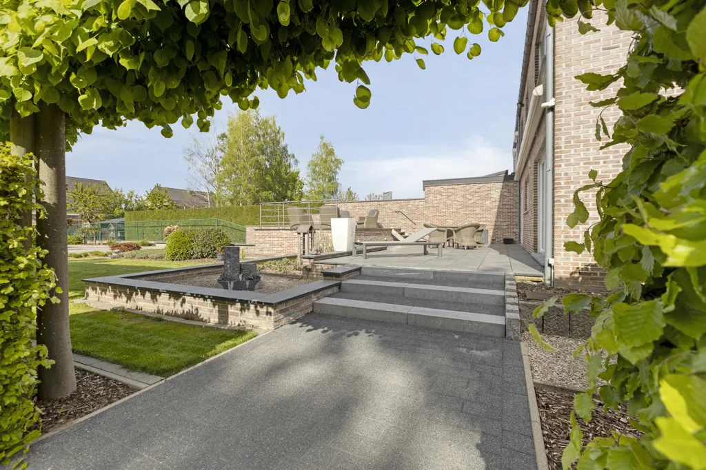 Jardin - Half-ouverte Bébouwée avec Jardin à Kuringen