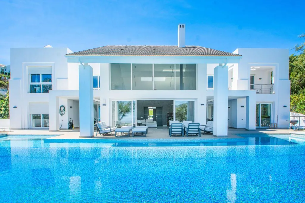 Bassein - Luxurious Villa with Mountain Views in Ojén