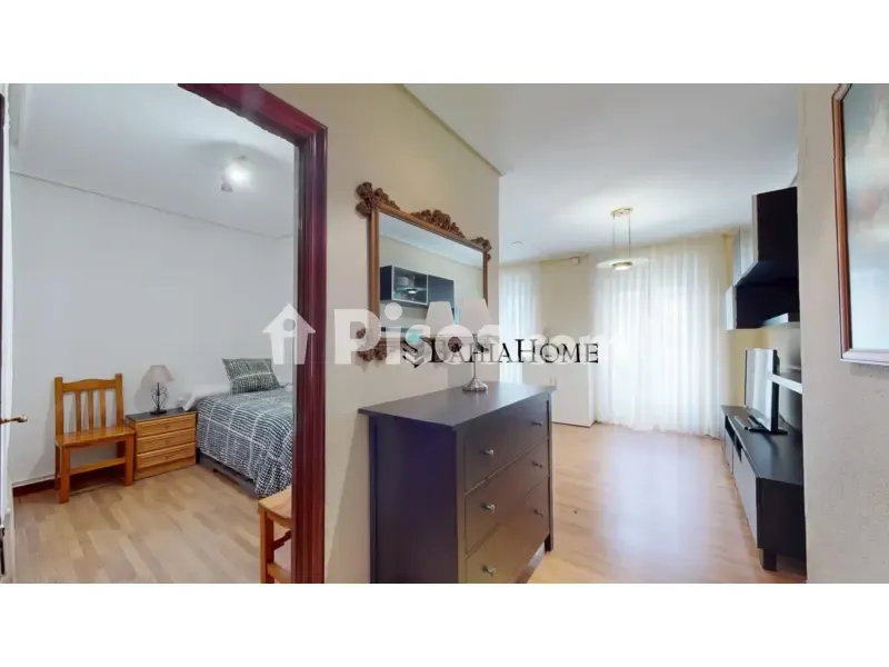Chambres - Fully Furnished Flat with Balcony in Santander