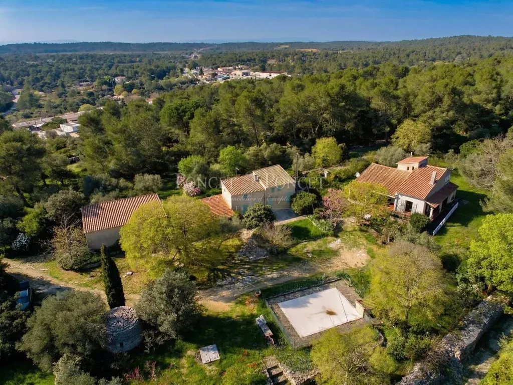 Vue aérienne - Maison de Luxe avec Piscine à Nîmes