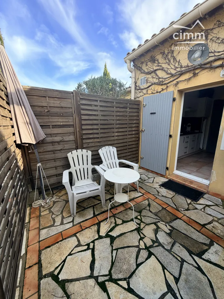 Terrass - Meubled Apartment with Terrace in Le Thor