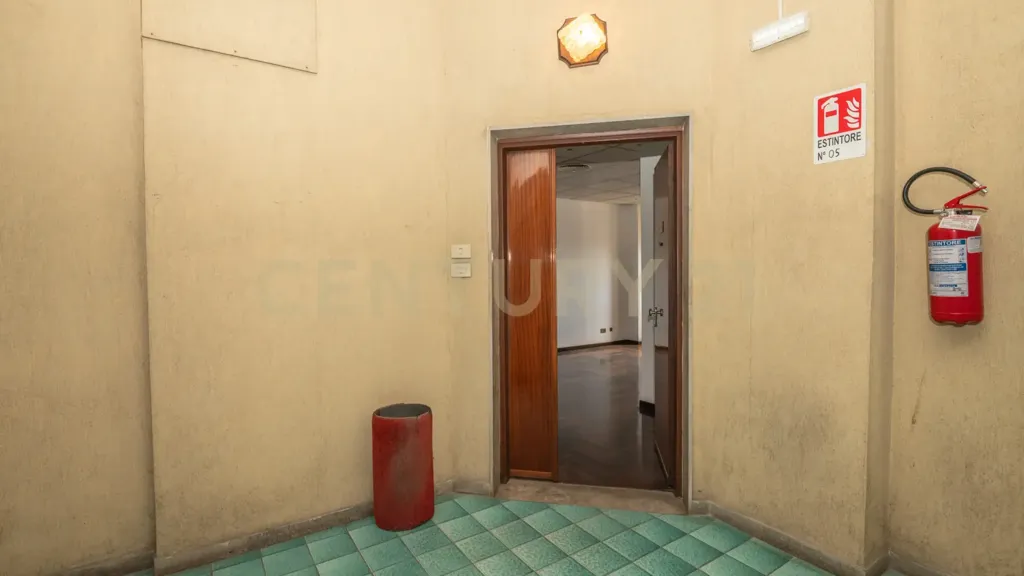 hallway_entrance