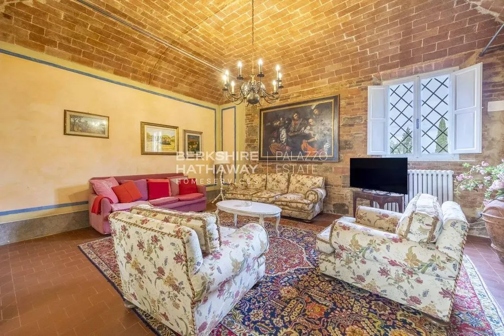 18th Century Villa with Pools in Palaia