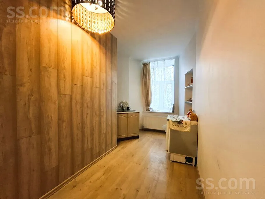 Entrée - Spacious 3-Bedroom Apartment in Quiet Centre, Riga