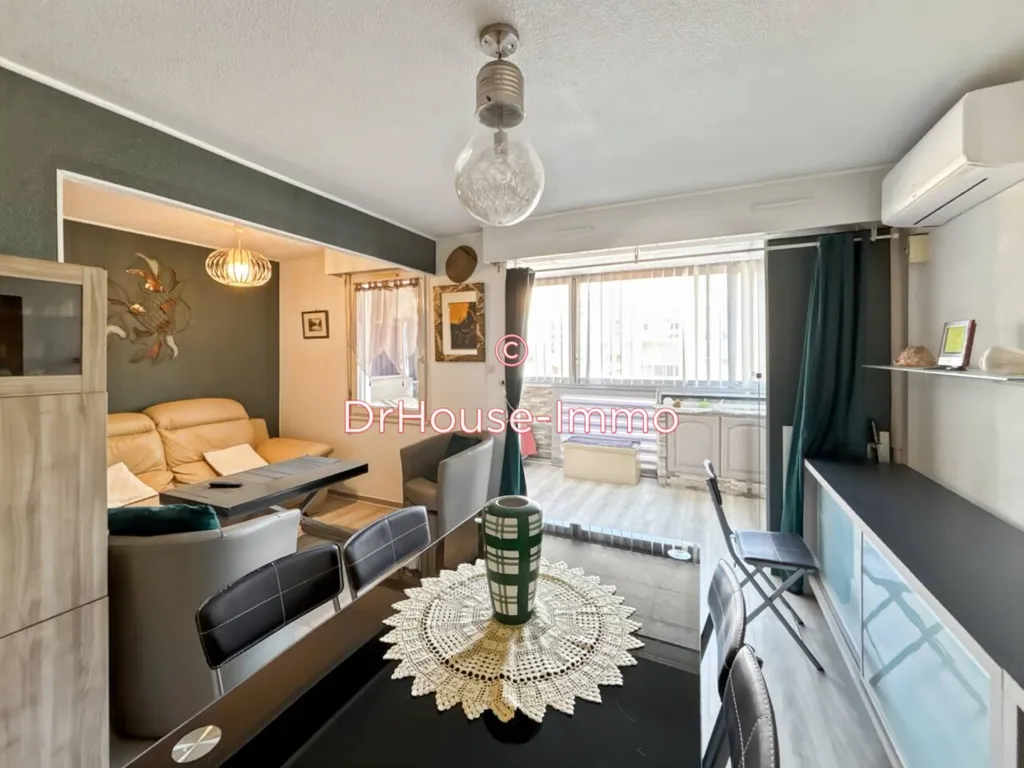 Dining Room - 2-Bedroom Apartment with Parking in Sète