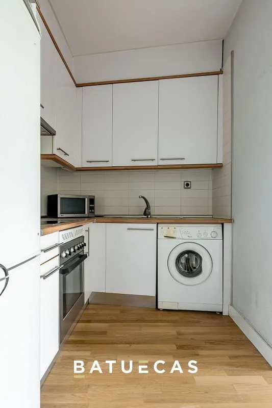 Cuisine - Apartment with Balcony in Embajadores, Madrid