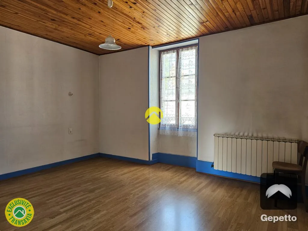 Zimmer - Character House with Garden in Cosne d'Allier