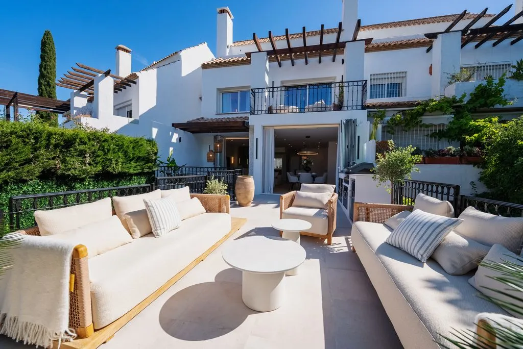 Terrasse - Luxury Semidetached House with Pool in Marbella