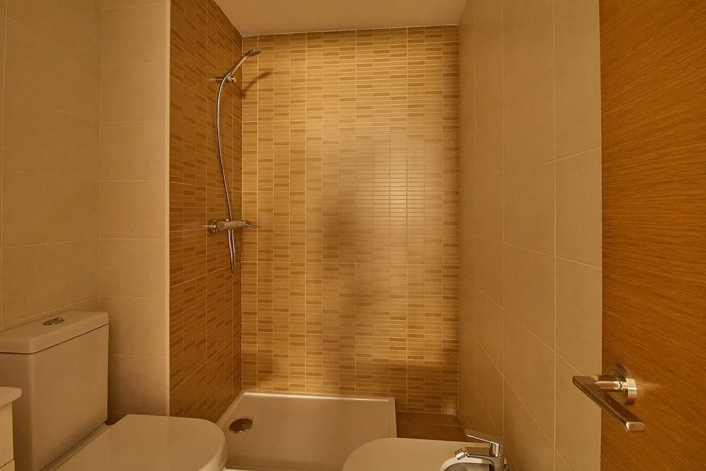 Vannitoad - Modern Flat with Balcony in Albal