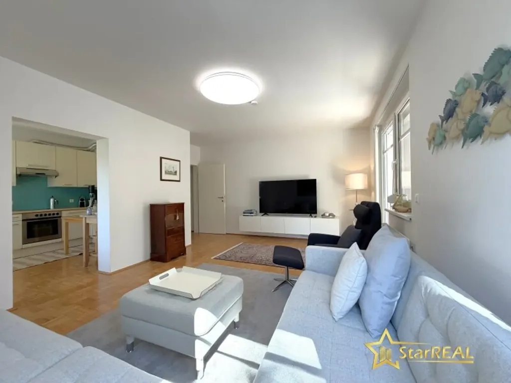 Séjour - Möblierte 3-Bedroom Apartment with Balcony in Velden Centre