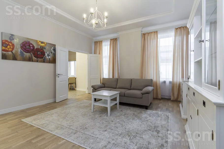 Elutuba - Modern Apartment with Courtyard View in Riga Centre