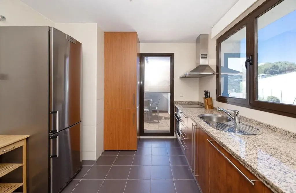 Kitchen - Luxury Flat with Pool in Casares, Andalusia