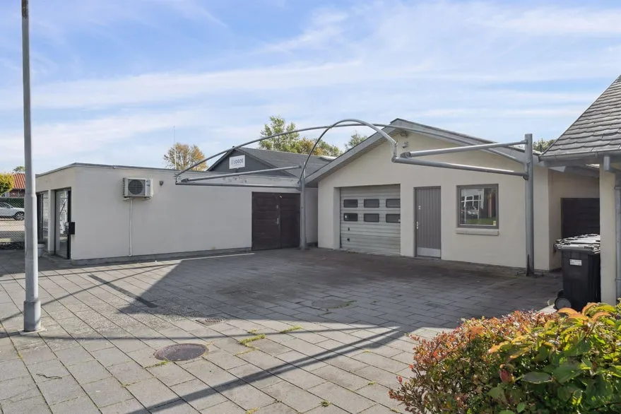 Välivaade - Mixed-Use Property with Industrial Kitchen in North Randers