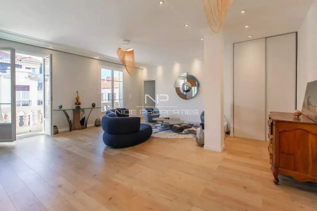 Elutuba - Luxury Flat with Balcony in Nice Centre