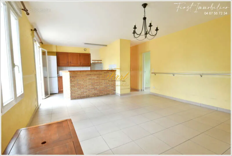 Séjour - Appartement en Rez-de-Chaussée avec Jardinet à Beaulieu