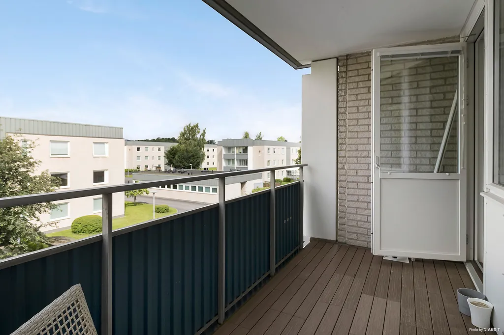 Rõdu - Renovated Flat with Large Windows in Lunden