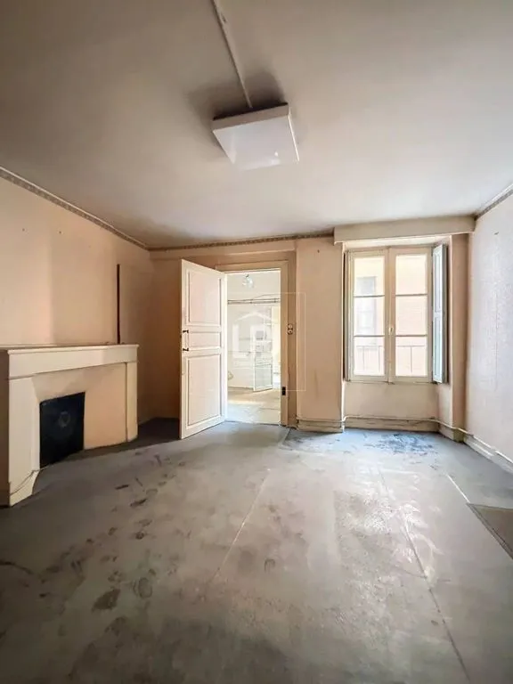 Toad - Renovated Apartments in Toulouse's Capitole District