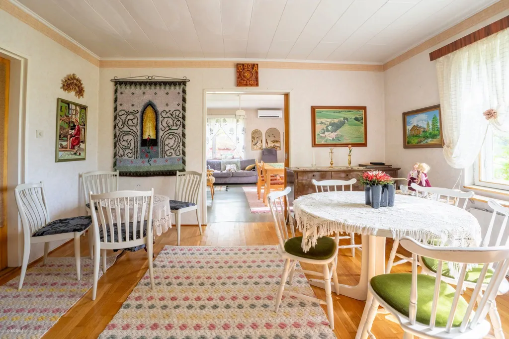 Sala da pranzo - Renovatable Cottage with Sauna in Forest Setting