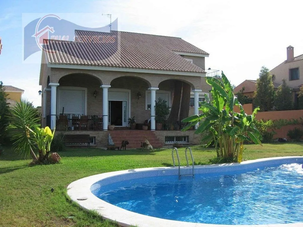 Piscine - Luxury Chalet with Golf View in Aljaraque