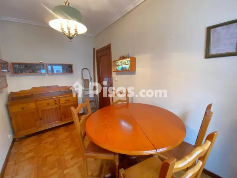 Söögituba - Apartment with City Views in Torrelavega