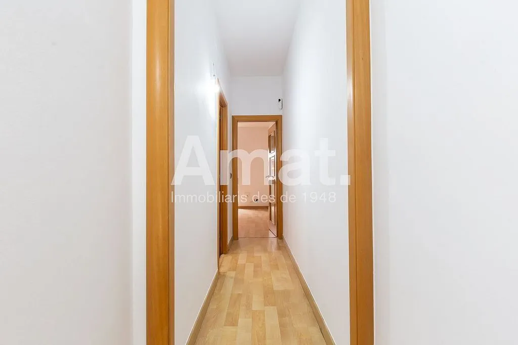 Entrée - Apartment with Air Conditioning in Esplugues de Llobregat
