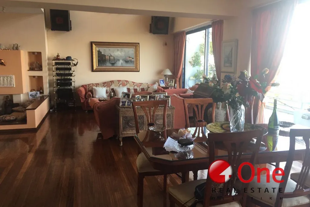 Salle à manger - Maisonette with Sea View in Piraiki, Piraeus