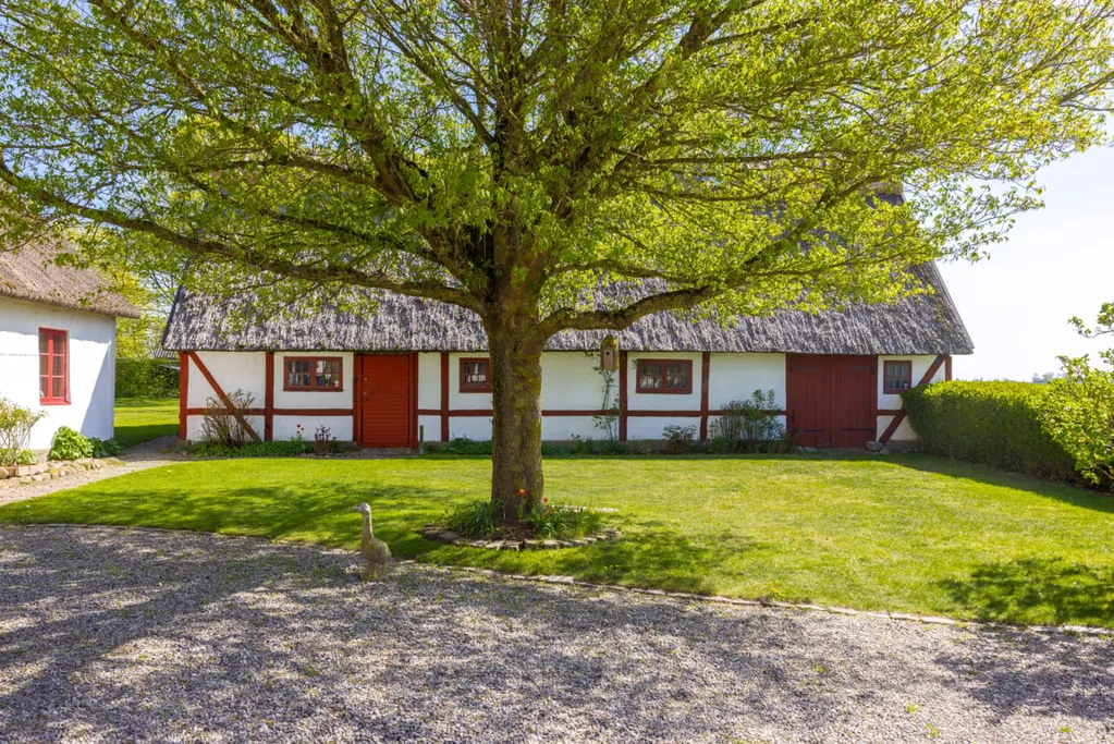 Välivaade - Scandi Farmhouse with Pool and Views in Ystad