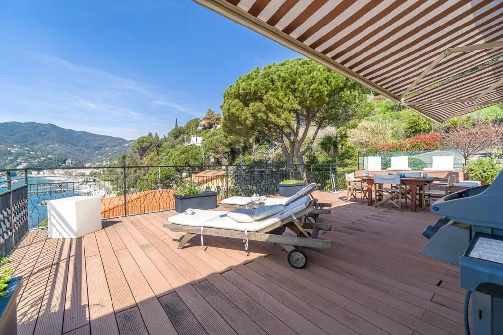 Terrass - Luxury Flat with Seafront Terrace in Moneglia