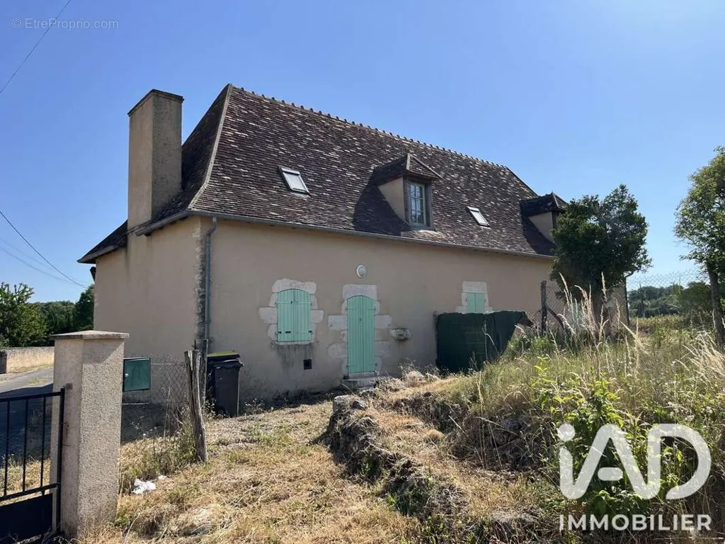 Välivaade - Two-Part House with Garden in Antigny