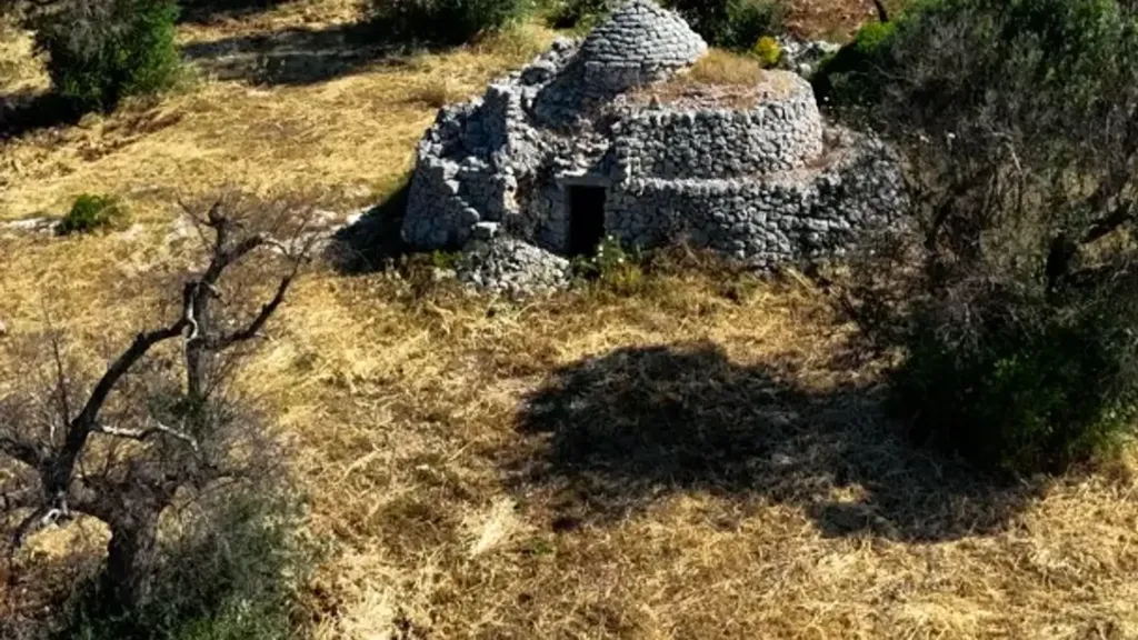 Õhuvaade - Trulli with Approved Villa Project in Carovigno