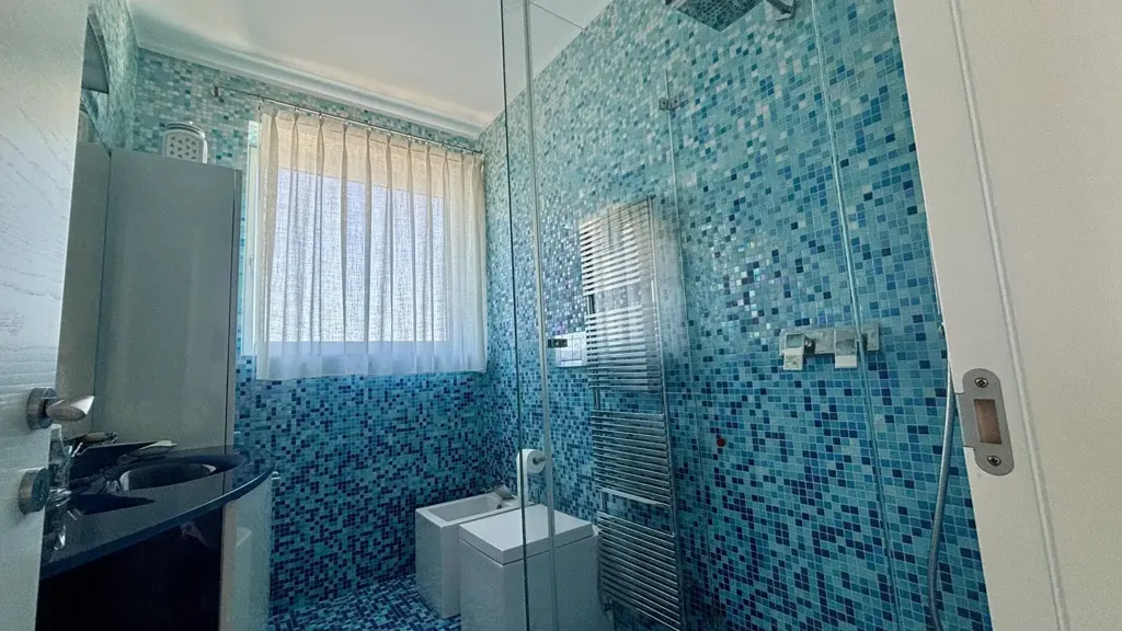 Bagni - Apartment with Panoramic Sea View in Jesolo Lido