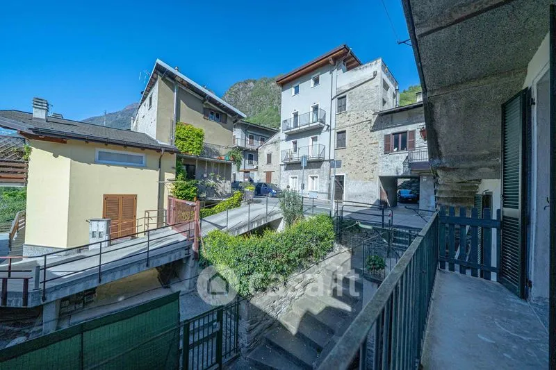 Rõdu - Rearranged Apartment with Balcony in Sondrio