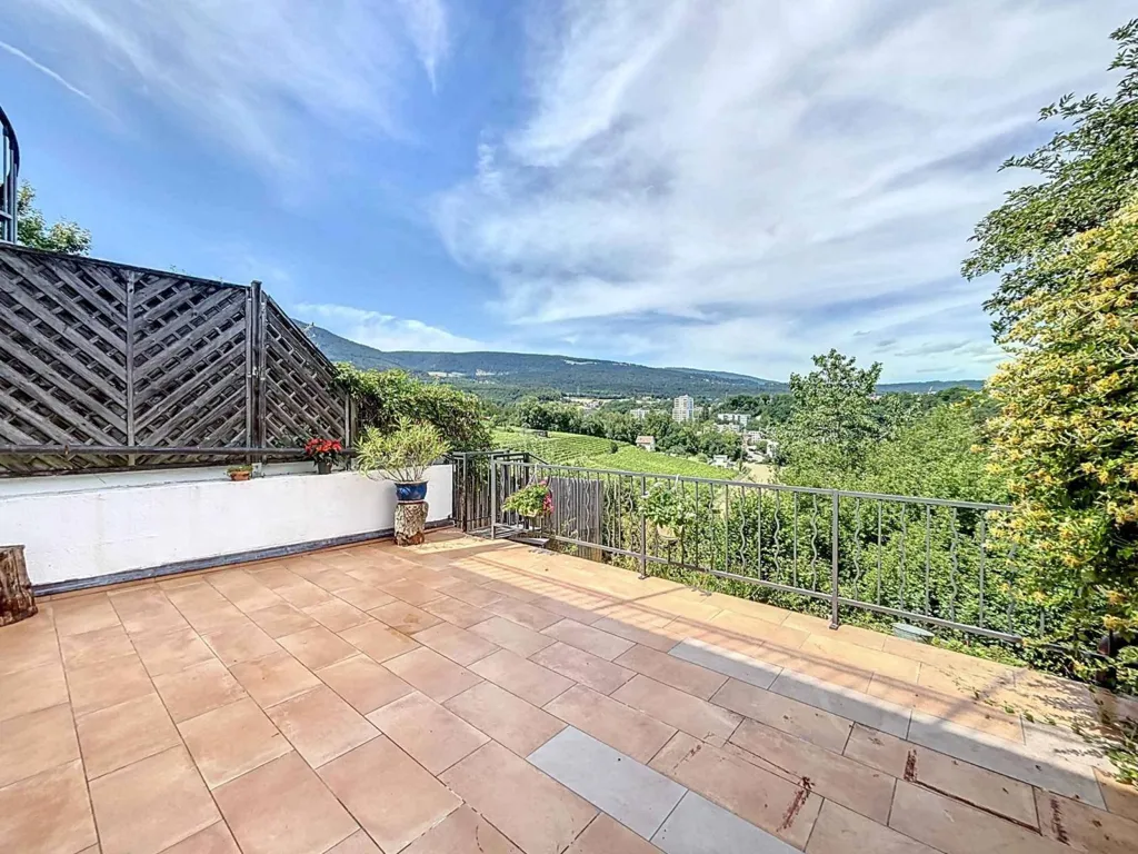 Terrazza - Triplex with Terraces and Studio in Central Location
